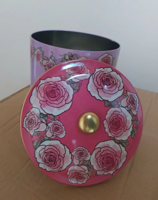 Lata bombonera decorada
