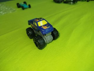 Coche Hot Wheels Monstruo Azul