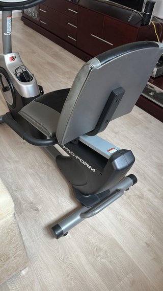 Bicicleta Estática Negra y Gris