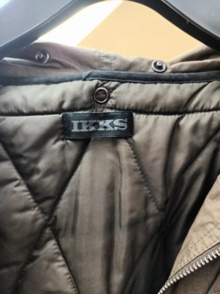 Abrigo impermeable verde oliva IKKS Talla 38