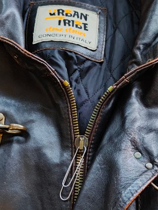Chaqueta de piel italiana con cierres fireman