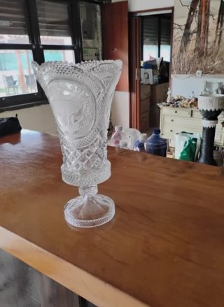 Jarrón antiguo cristal tallado floral