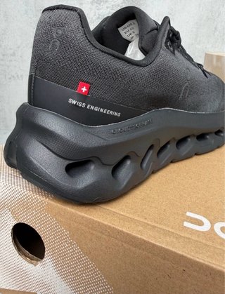 ON Cloudtilt Zapatillas Negras Talla 42