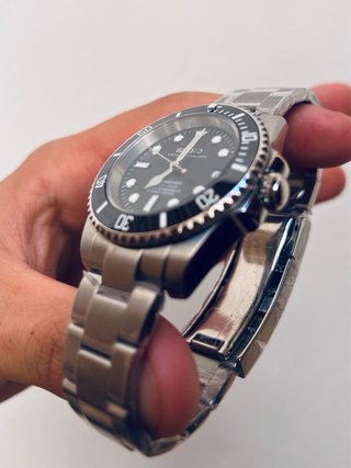 Reloj Seiko Mod Submariner Negro/Plateado