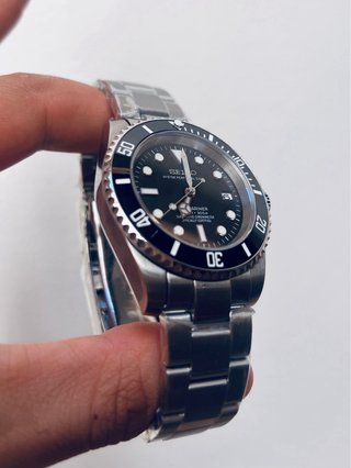 Reloj Seiko Mod Submariner Negro/Plateado