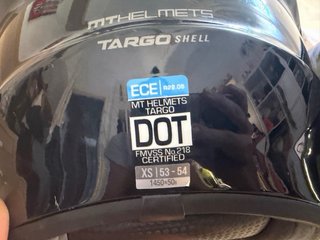 2 Cascos Moto MT Helmets Negros