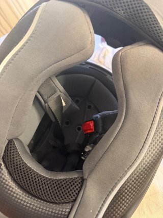 2 Cascos Moto MT Helmets Negros