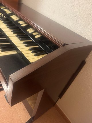 Órgano Hammond L-122