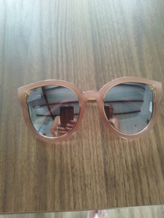 Gafas de sol marrones y doradas de espejo, mujer.