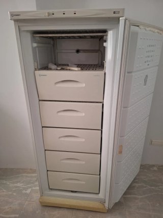 Congelatore Indesit a 6 cassetti