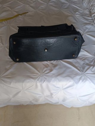 Bolso de piel negro