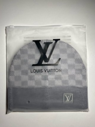 Gorro Louis Vuitton Gris y Blanco