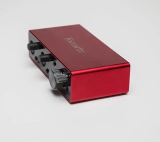 Focusrite Scarlett 2i2 3a Gen + Caja
