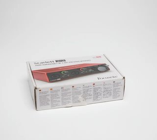 Focusrite Scarlett 2i2 3a Gen + Caja