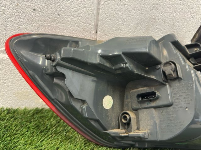 Piloto Trasero Derecho BMW Serie 3 F31 2016