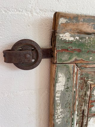 Puerta corredera madera maciza antigua