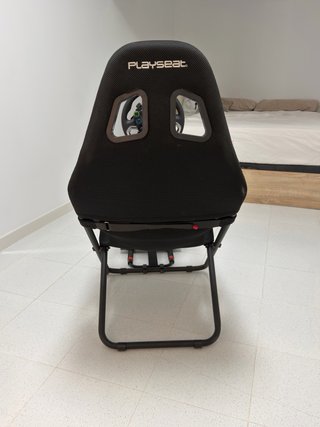 Fanatec DD Pro 8 Nm. Playseat Challenge Cockpit.