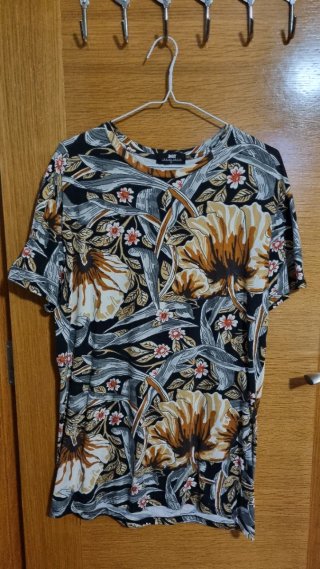 CAM 13 - Camiseta JNSO Estampado Floral Multicolor