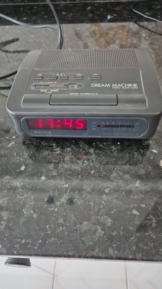 Reloj despertador digital Sony Dream Machine