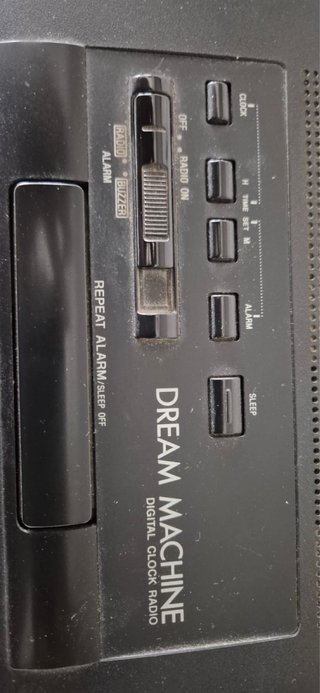 Reloj despertador digital Sony Dream Machine