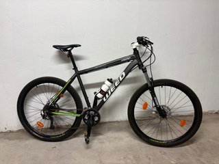 Bicicleta de montaña WEED