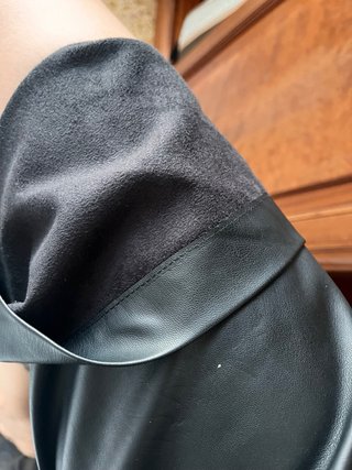 Pantalón polipiel negro culotte