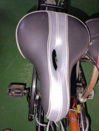 Bicicleta Mitical negra con cesta