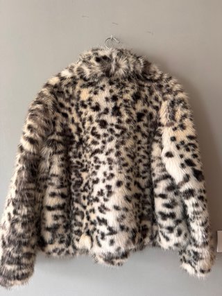 Abrigo corto Zara animal print