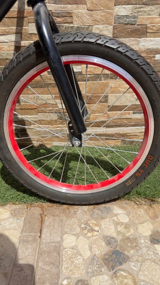 Bicicleta BMX Negra 18 Pulgadas