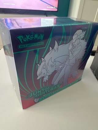 Caja Entrenador Elite Pokémon Juntos de Aventuras