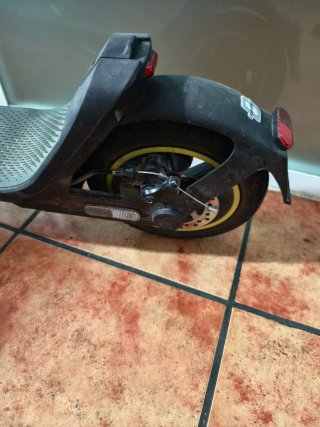 Patinete Eléctrico Cecotec 700W