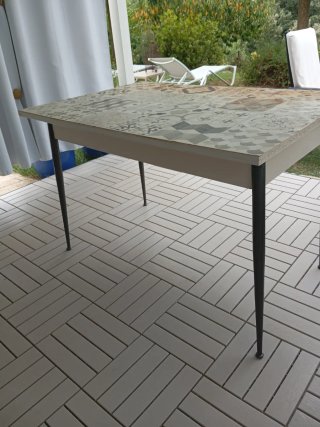 Tavolo da cucina o studio con cassetto