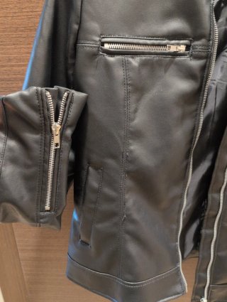 Cazadora polipiel negra Talla L sin usar