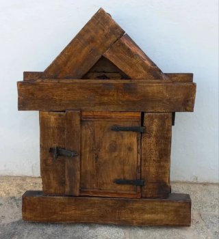 Reja de madera y forja decorativa