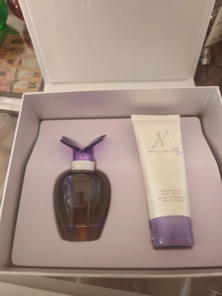 Estuche  perfume Mariah Carey Beige