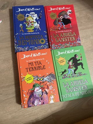 Cuatro libros de David Williams infantil-juvenil.