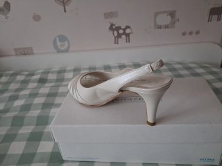 Zapato de fiesta Gloria Ortiz nacarado T.36