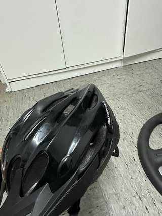 Vendo 2 cascos de bicicleta negro