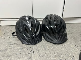 Vendo 2 cascos de bicicleta negro
