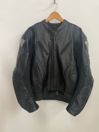 Mono de moto de carretera de cuero