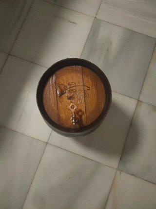 Barril de madera 16L con grifo