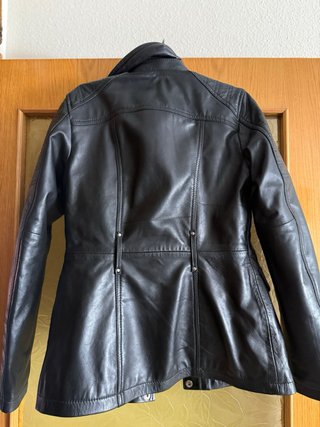 Chaqueta de cuero negra