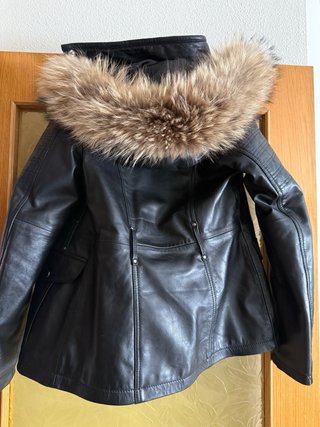 Chaqueta de cuero negra