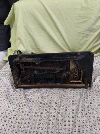 Máquina de coser SINGER antigua