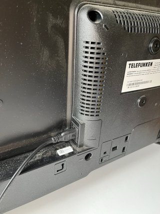 Telefunken 32” LED TV + Mando