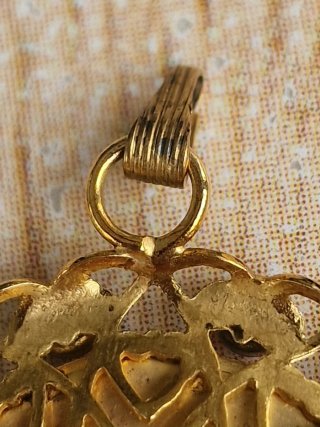 Pendente Vintage com Strass Vermelhos
