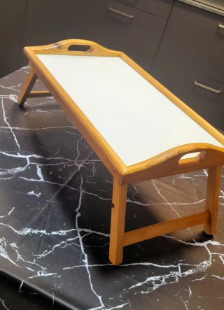 Vassoio per letto con piedini pieghevoli