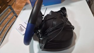 Volante Thrustmaster para PlayStation