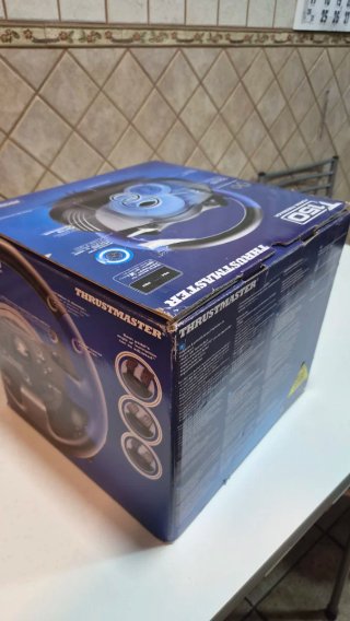 Volante Thrustmaster para PlayStation