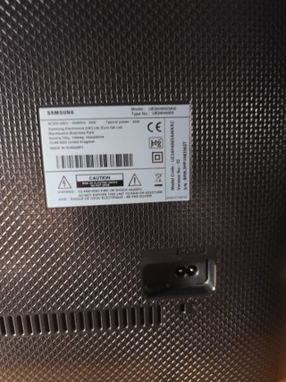 Samsung 24" LED TV UE24H4003 + MANDO